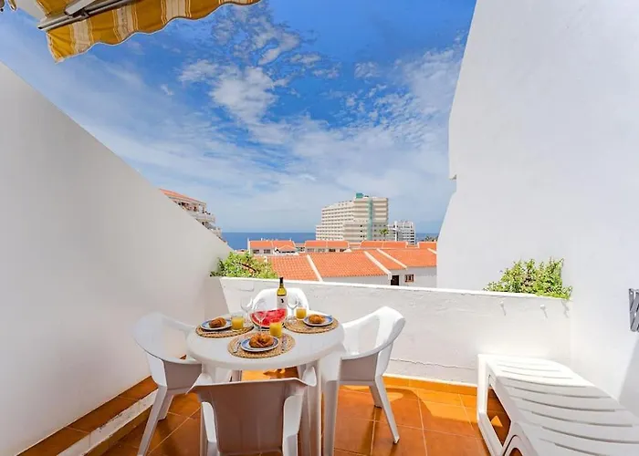 Apartment Garden Sea View
